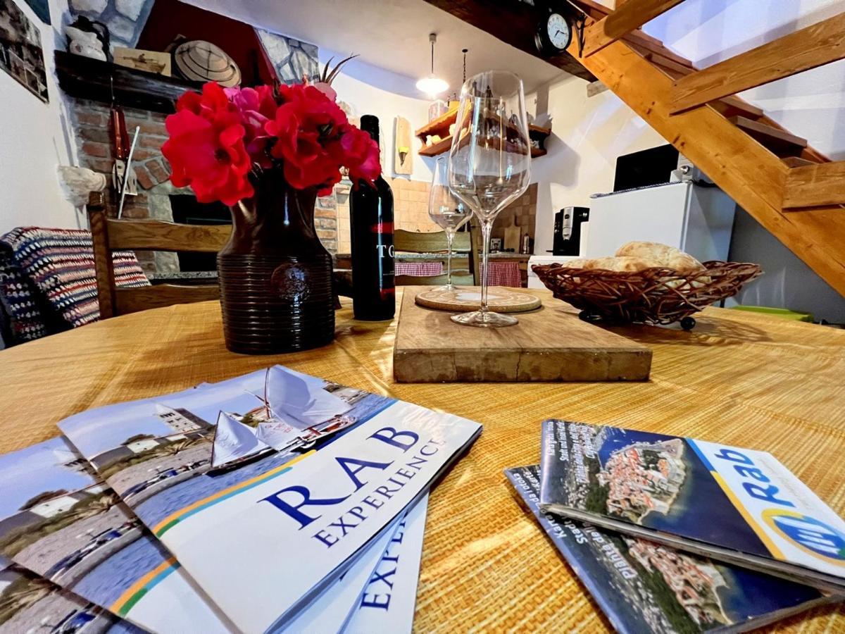 Casa Bella Holiday Home Rab Mundanije Eksteriør billede